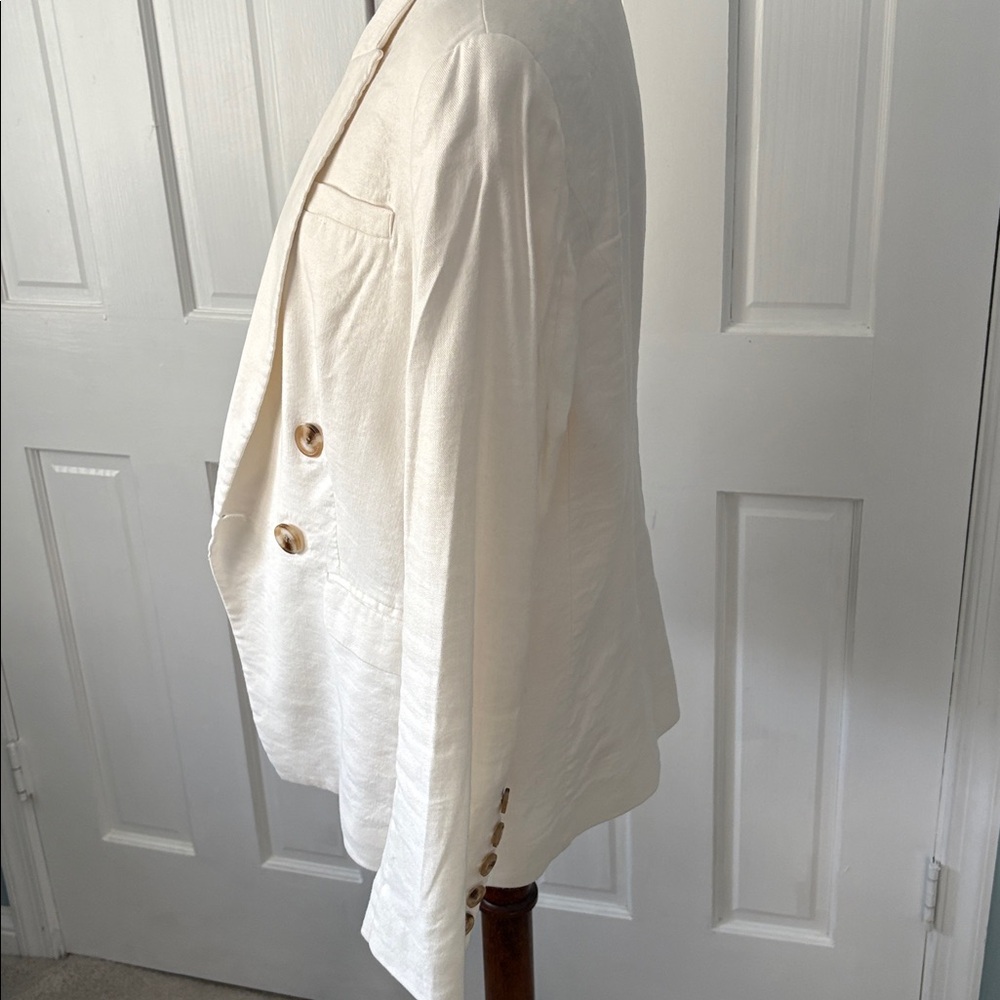 Elie Tahari linen blend Double-Breasted Cream Blazer - Picture 4 of 12